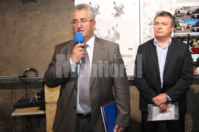 Primarul Ion Lungu și Viorel Nuțu la inaugurarea Uzinei de apă