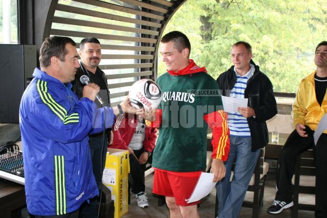 Nicolae Troaşe, preşedintele Grupului de Firme Calcarul, le-a înmânat diplome căpitanilor de echipe