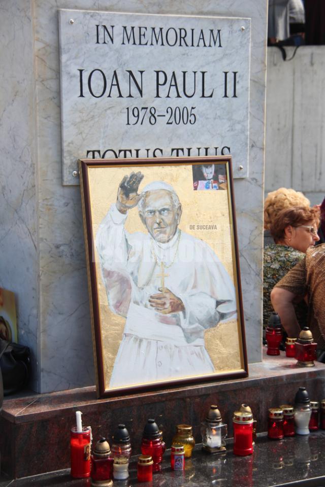 Tabloul Papei Ioan Paul al II-lea pictat de o tânără fără mâini