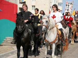 Transport public către Cetatea de Scaun a Sucevei, pe durata Festivalului de Artă Medievală