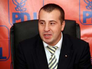 Preşedintele interimar al Organizaţiei Municipale Suceava a PDL, Lucian Harşovschi, solicită oamenilor politici să nu instige lumea la proteste