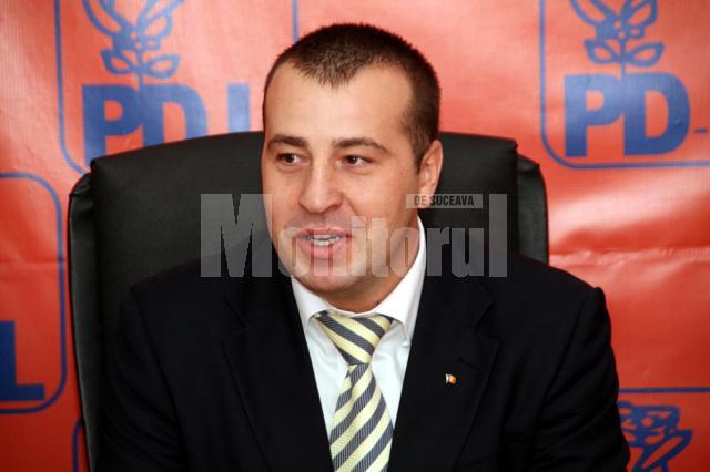 Preşedintele interimar al Organizaţiei Municipale Suceava a PDL, Lucian Harşovschi, solicită oamenilor politici să nu instige lumea la proteste