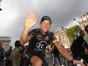 Deşi nu a fost sancţionat niciodată pentru dopaj, Armstrong va pierde toate titlurile câştigate în Franţa