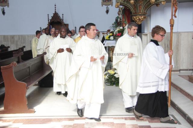 Preoţi din multe ţări au oficiat slujba de la Cacica