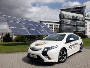 Opel produce automobile cu energie solară