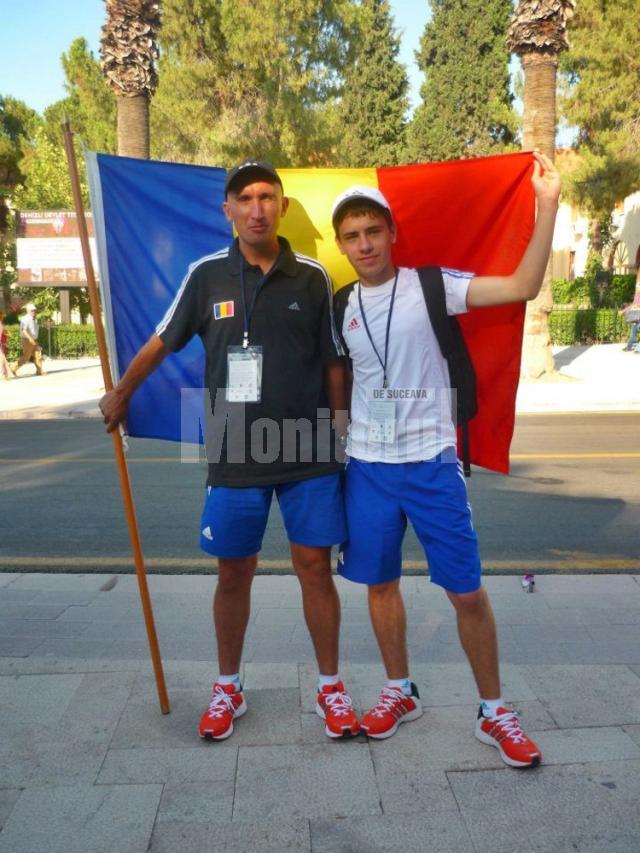 Cristian Prâsneac şi elevul său Andrei Leancă, fericiţi după rezultatele obţinute la Timişoara