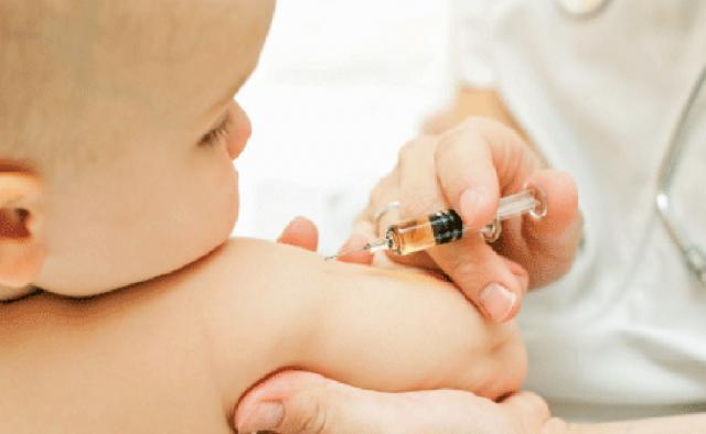 Bebeluşii suceveni sunt imunizaţi cu vaccinul danez de la începutul lui 2012