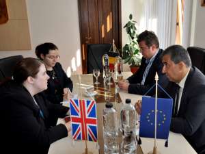 Nechifor şi Sinescu s-au întâlnit cu viceambasadorul Marii Britanii la Bucureşti, Ester Blythe