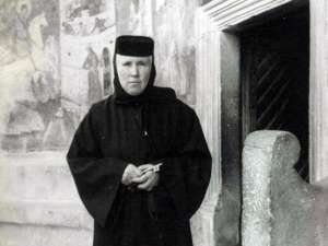 Maica Irina, în 1991, la reînfiinţarea obştii Mănăstirii Voroneţ
