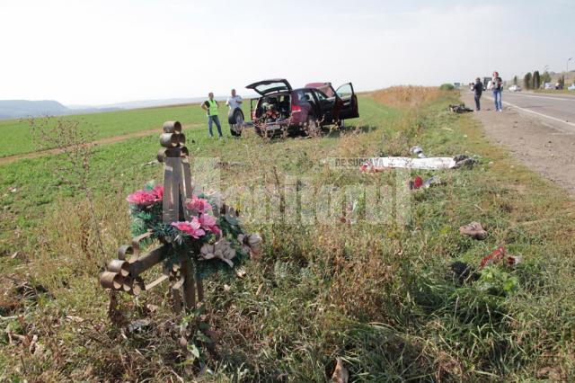 Bărbatul de pe motoscuter a murit la câţiva metri de crucea pusă după o altă tragedie petrecută în zonă