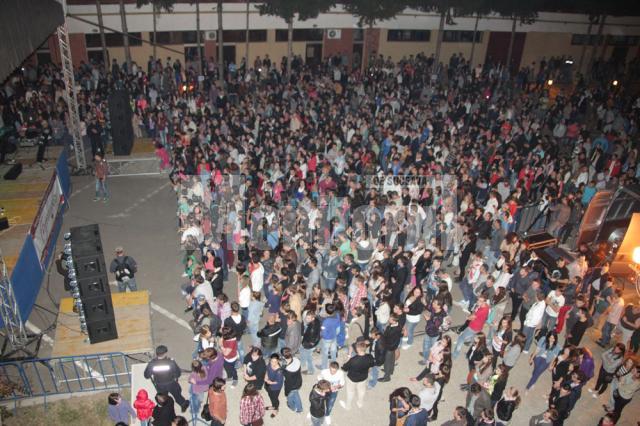Mii de studenţi au participat la concertul organizat la deschiderea anului universitar