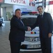 Comisarul sef Marcian Colman si Vlad Rebenciuc, directorul general Toyota Suceava