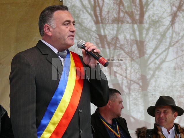 Festivalul hribului a reunit pensiunile din zonă, meşteri populari, ansambluri folclorice şi solişti de muzică populară