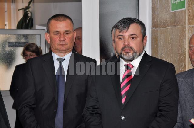 Primarul din Adâncata, Viorel Cucu, şi deputatul PDL Ioan Bălan