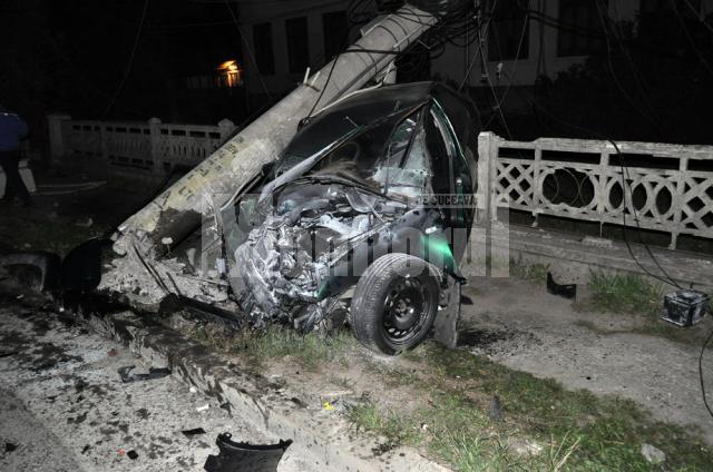 Un şofer care a ras un stâlp electric a lăsat municipiul Câmpulung în beznă