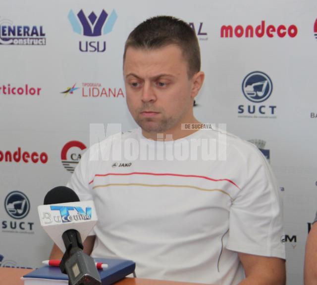 Răzvan Bernicu încearcă să-i ţină în priză pe handbaliştii suceveni prin perfectarea unor meciuri test