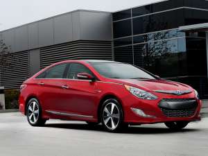 Hyundai înfruntă concurența japoneză cu Sonata Hybrid