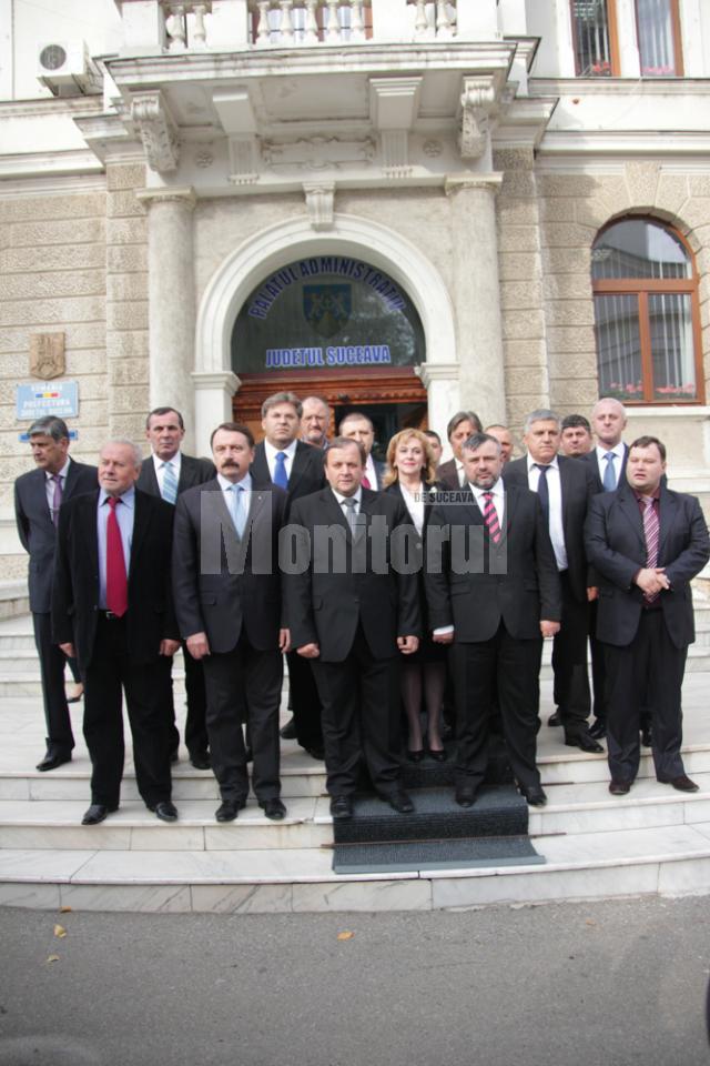 Candidaţii ARD Suceava au depus dosarele la Biroul Electoral Judeţean