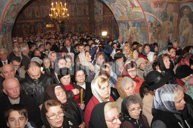 O reproducere a Icoanei „Pantanassa” de pe Muntele Athos a ajuns aseară la Biserica Sf. Dumitru din Suceava