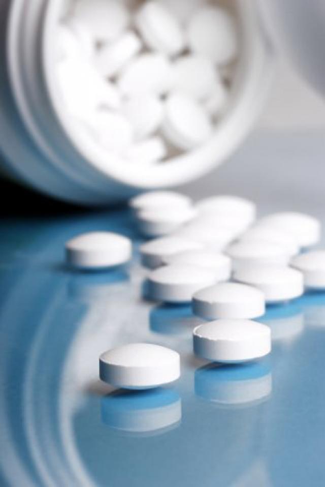 Aspirina ar putea prelungi viaţa în anumite cazuri de cancer colorectal
