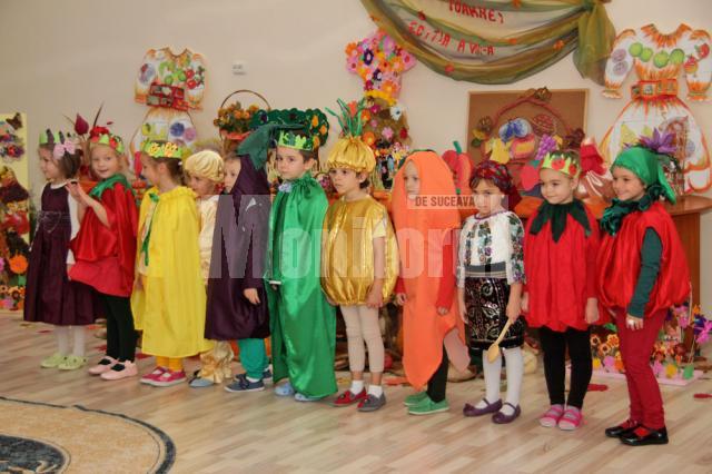 Grădiniţa „Prichindel” a organizat ieri a VII-a ediţie a Carnavalului toamnei