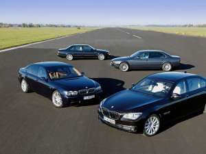 BMW celebrează 25 de ani de la producția primului model V12