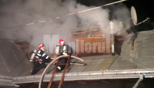 Un puternic incendiu a izbucnit joi seară la o spălătorie auto din municipiu Suceava, de pe strada Mircea Şeptilici