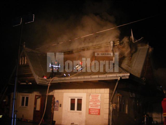 Un puternic incendiu a izbucnit joi seară la o spălătorie auto din municipiu Suceava, de pe strada Mircea Şeptilici
