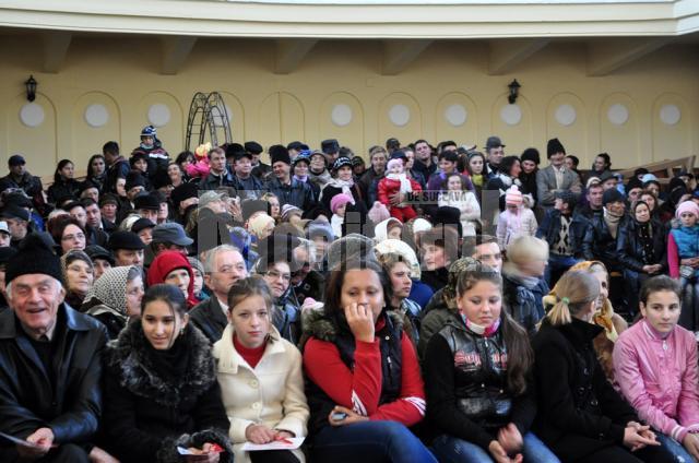 Câteva sute de persoane au participat în Dolheşti la întâlnirea cu Ovidiu Donţu