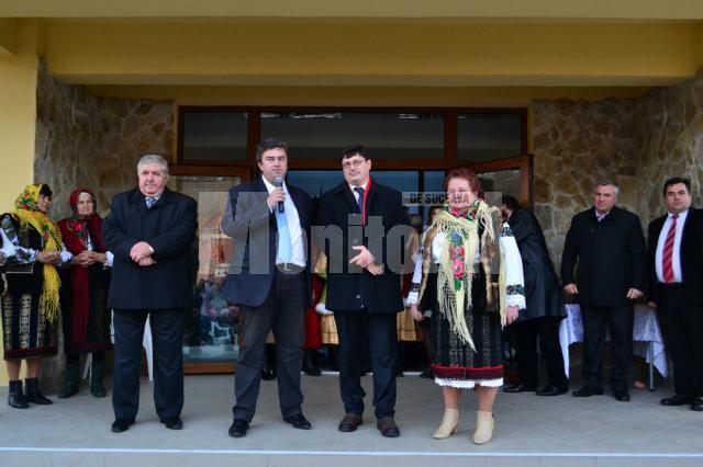La inaugurarea centrului de afaceri au fost prezenţi Gavril Mîrza, Cătălin Nechifor, Tiberius Brădăţan şi Elena Boloca