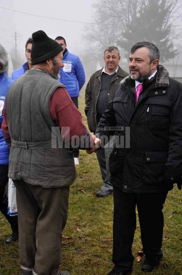 Ioan Bălan şi Gheorghe Flutur au dus veşti bune sătenilor din Lipoveni