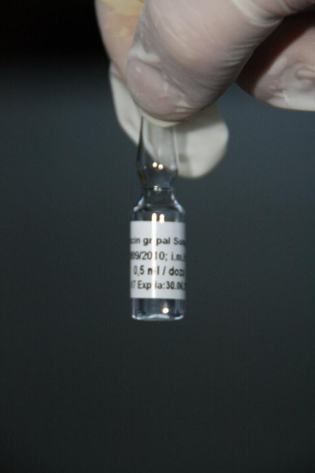 În farmacii, o fiolă de vaccin antigripal costă circa 30 de lei