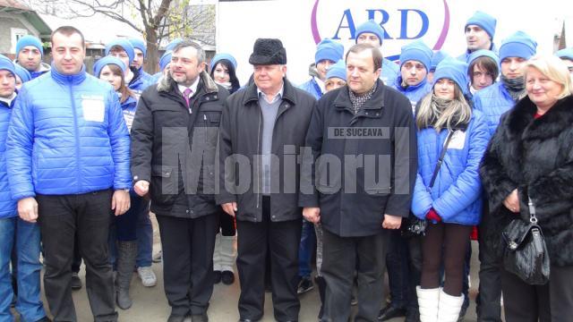 Ioan Balan, candidatul ARD pentru un nou mandat în Colegiul 2, şi Gheorghe Flutur, care candidează din partea ARD pentru Senat în Colegiul 2 Suceava, s-au aflat vineri în campanie electorală printre locuitorii din Ipotești