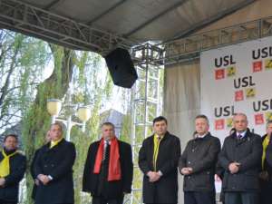 Crin Antonescu, s-a aflat sâmbătă în oraşul Gura Humorului pentru a participa la un miting electoral de susţinere a candidaţilor USL Radu Surugiu, Neculai Bereanu şi Dumitru Pardău