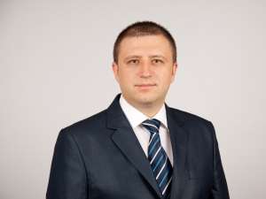 Candidatul Alianţei România Dreaptă pentru funcţia de deputat în Colegiul nr. 8 Siret, Daniel Ungurian
