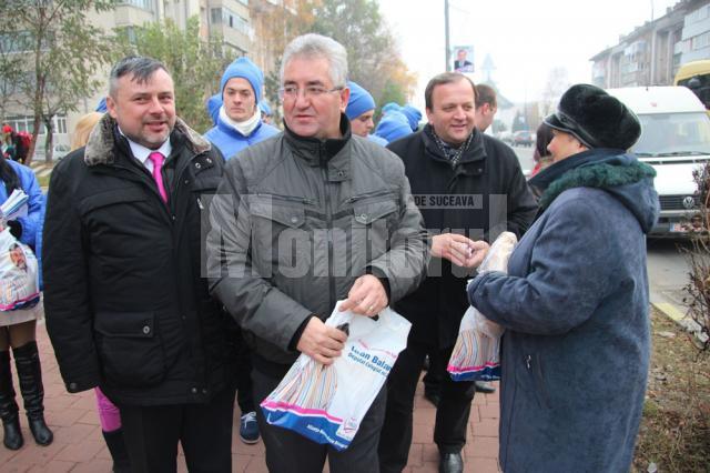 Ioan Balan s-a aflat în campanie electorală în cartierul Burdujeni, alături de Gheorghe Flutur şi de primarul Ion Lungu