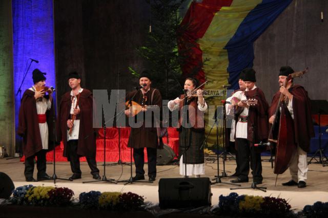 Basarabia, Ardealul şi Bucovina, unite prin poezie, cântec şi joc, la Suceava