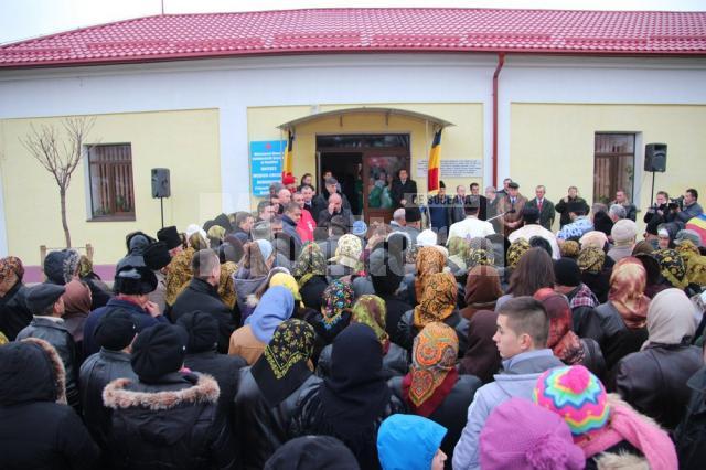 În comuna Dumbrăveni a fost inaugurat ieri un centru medical modern