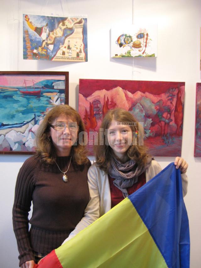 Iasmina Răceanu, împreună cu mama sa, la vernisajul expoziţiei „Un Balcic secret”