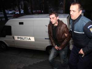 Tânărul de 28 de ani este suspect principal în cazul înjunghierii lui Duţu Cărpuş