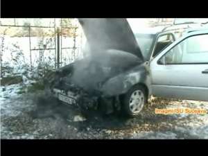 Pompierii, intervenţie la o maşină care ardea în zona fostelor sere ILF