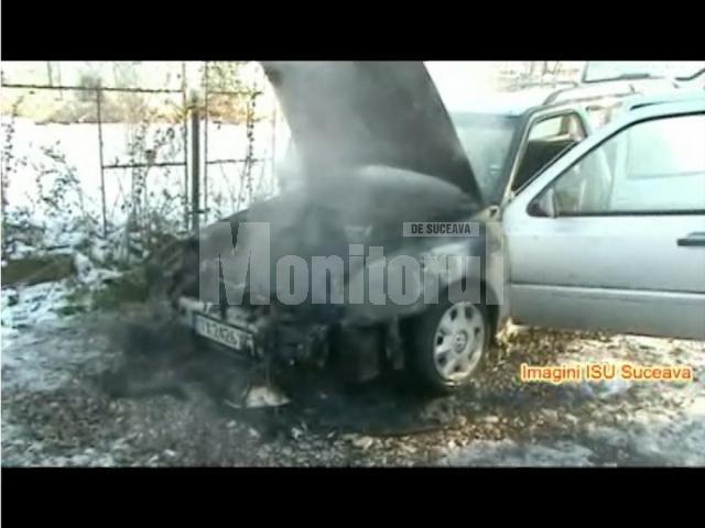 Pompierii, intervenţie la o maşină care ardea în zona fostelor sere ILF