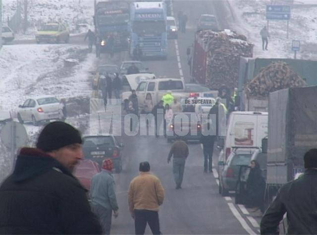 Accidentul a paralizat total traficul mai bine de o oră