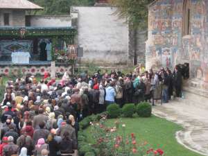 Rugă la Sfânta Mănăstire Voroneţ