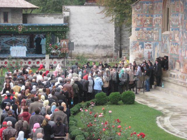 Rugă la Sfânta Mănăstire Voroneţ