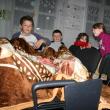 Copiii au fost bucuroşi ca au dormit în sala de clasă