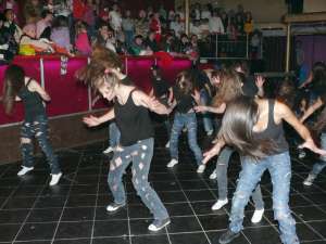 Peste 300 de copii au participat la „Christmas Dance”