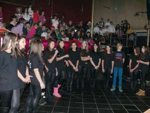 Peste 300 de copii au participat la „Christmas Dance”