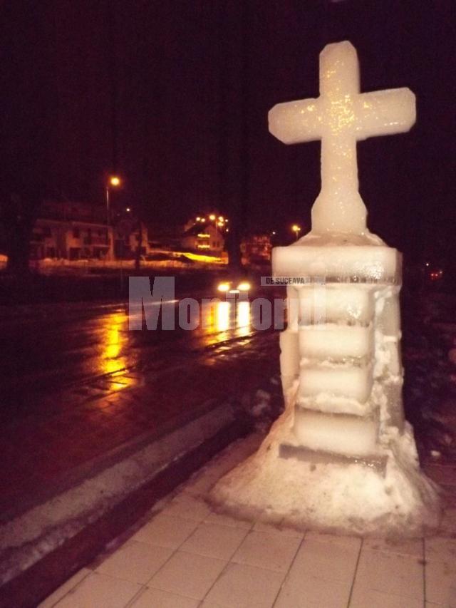 Cruce de gheaţă la Biserica Sf. Vasile cel Mare din Burdujeni