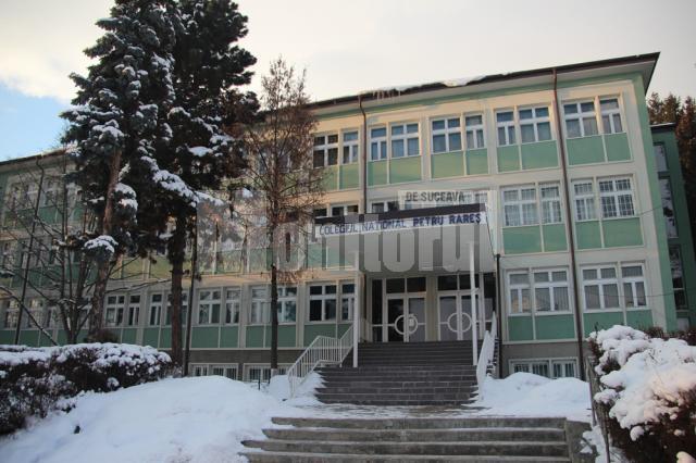 În municipiul Suceava, cei mai mulţi dintre elevii de clasa a VIII-a au declarat că vor, ca după susţinerea examenelor naţionale din această vară, să se îndrepte către Colegiul Naţional „Petru Rareş”